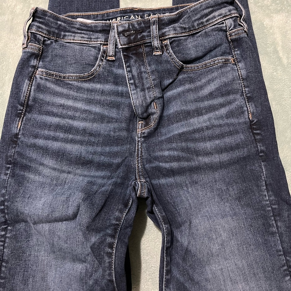 American Eagle women’s jeans